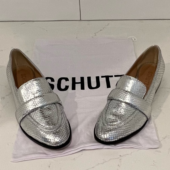 Schutz Silver Snakeskin Leather Loafers. Size 7. GUC! Dustbag included. - Picture 12 of 16
